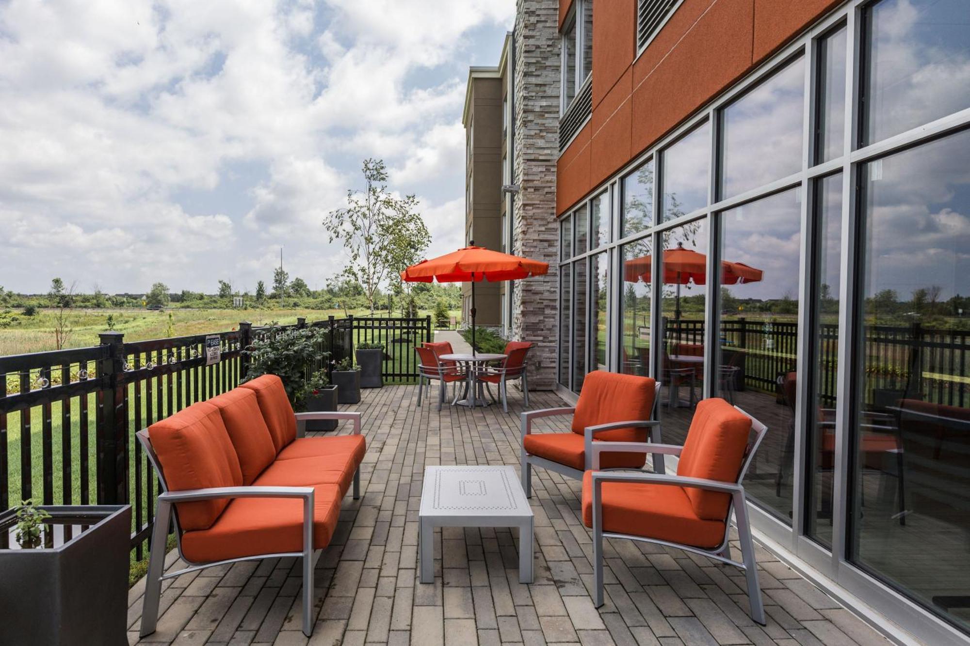 Holiday Inn Express & Suites - Welland Extérieur photo
